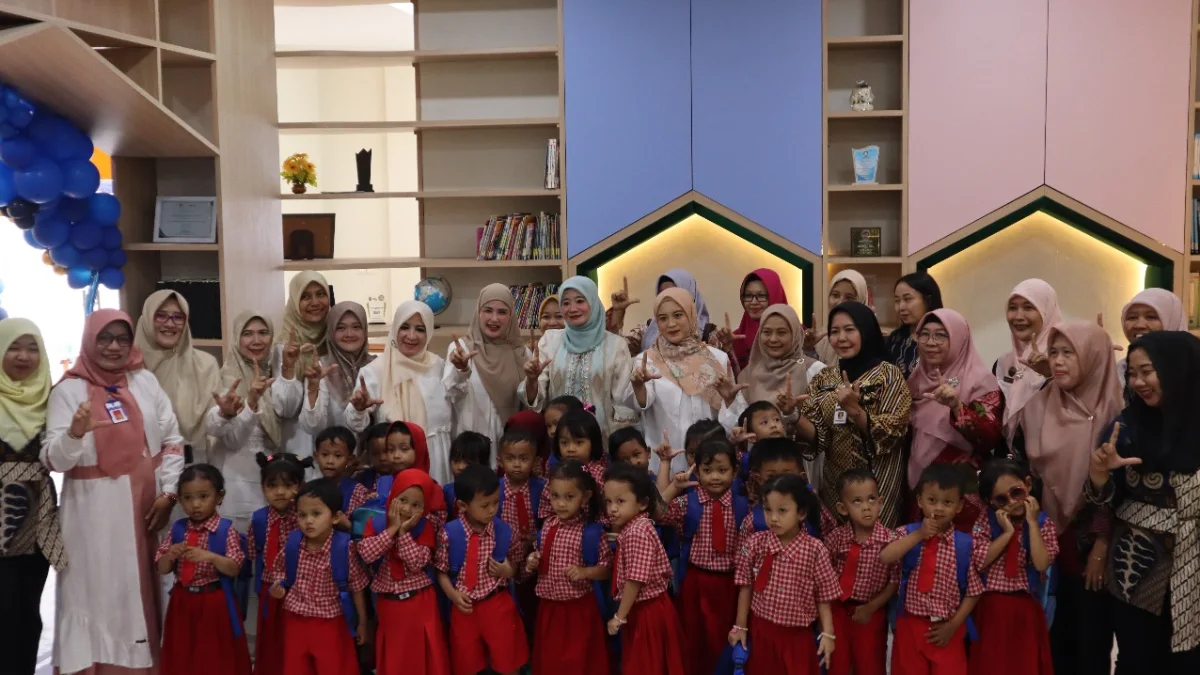 Kunjungi Perpustakaan Soekarno-Hatta Tegal, Bunda Literasi Jateng Dorong Minat Baca Anak Sejak Dini
